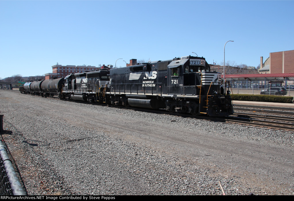NS 3069 and 721 with some local traffic